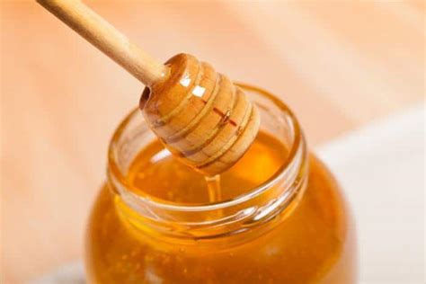 Does Manuka Honey Help with Acid Reflux: A Sweet Solution or Just a Sticky Myth?