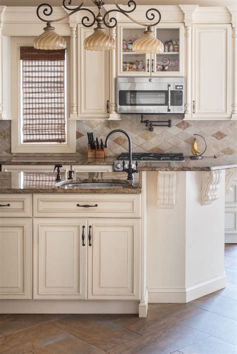 Ivory Kitchen Cabinets: What Color Walls? Exploring the Palette of Possibilities